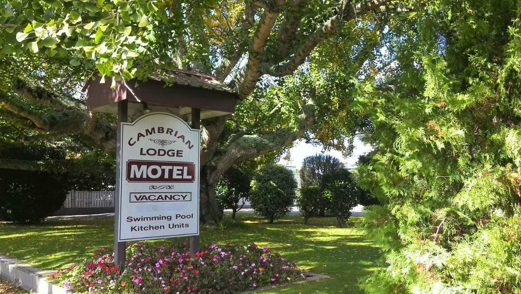 Cambrian Lodge Motel Cambridge Exterior photo