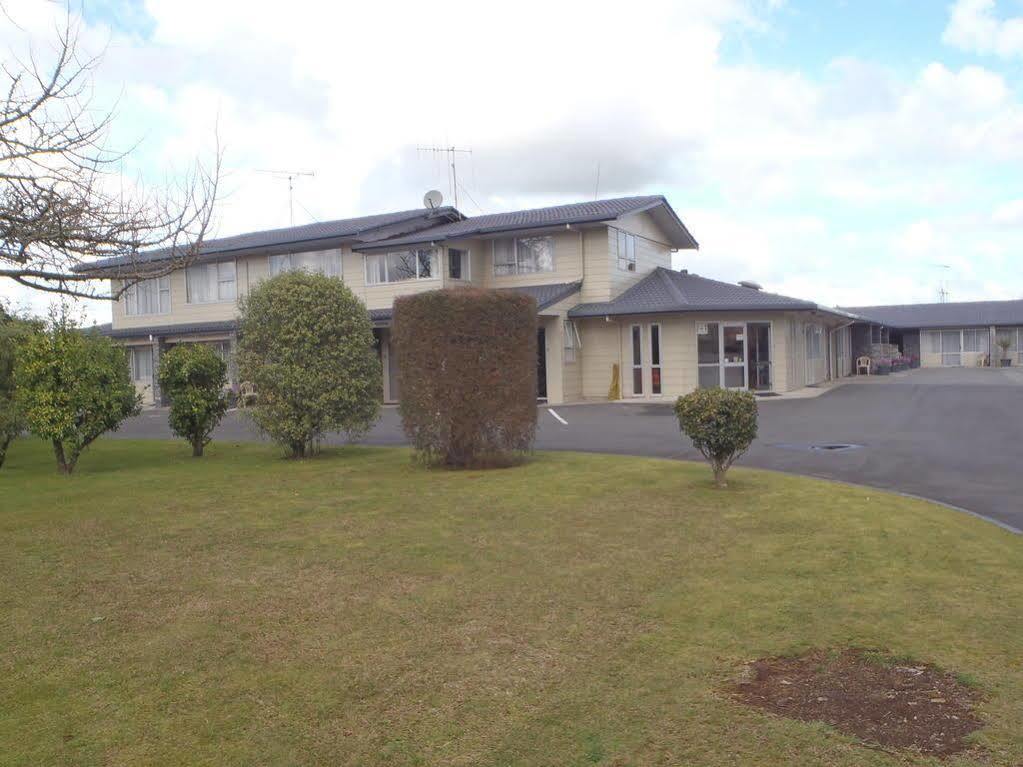 Cambrian Lodge Motel Cambridge Exterior photo